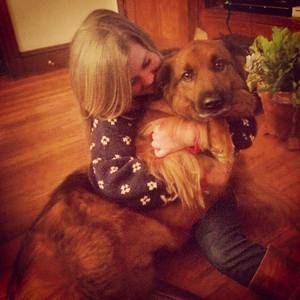 Meet your Posher, Caitlin